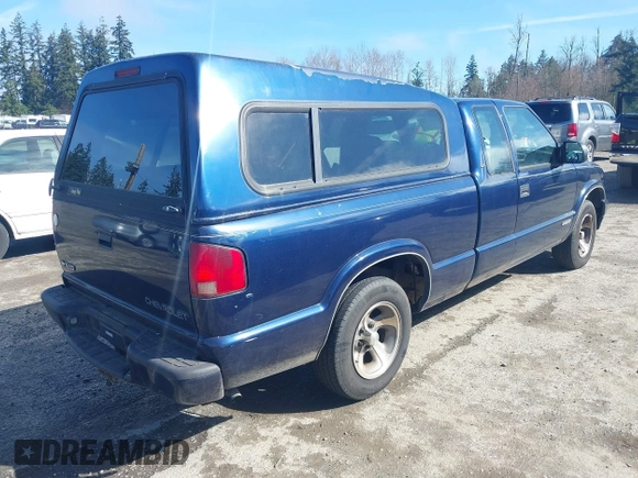 2001 Chevrolet S-10 LS with VIN 1GCCS19WX18259344, listed as a IAAI auction lot 41885132 with 77,628 mi miles and . Bid and sale history available at DreamBid. Image 4.