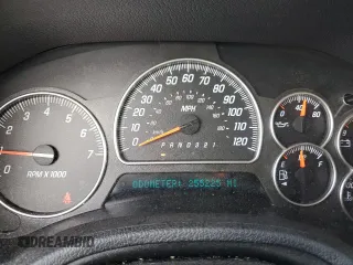 2006 GMC Envoy SLE z VIN 1GKDT13S062310436, wystawiony jako Copart lot #52981735 z przebiegiem 255 225 mil mil oraz Czysty tytuł • Clean title. Historia ofert i sprzedaży dostępna na DreamBid. Obrazek 9.