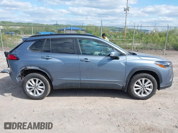 2023 Toyota Corolla Cross LE с VIN 7MUCAABG4PV063433, выставлен на аукционе IAAI как лот 42227150 с пробегом 40 387 миль миль и . История ставок и продаж доступна на DreamBid. Изображение 14.