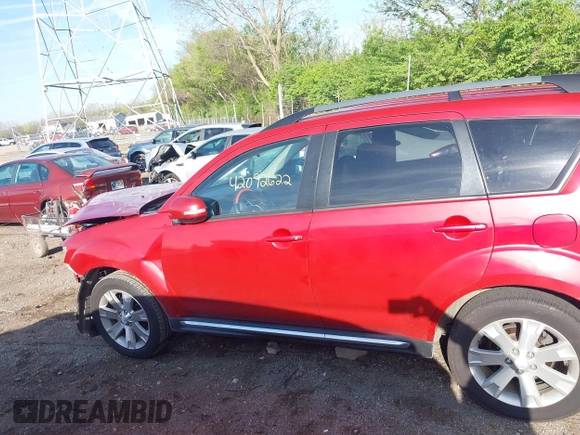 2013 Mitsubishi Outlander SE z VIN JA4JT3AWXDU019597, wystawiony jako IAAI lot #42092622 z przebiegiem 209 093 mil mil oraz . Historia ofert i sprzedaży dostępna na DreamBid. Obrazek 15.