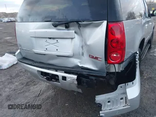 2013 GMC Yukon XL SLT z VIN 1GKS2KE73DR132065, wystawiony jako IAAI lot #40885853 z przebiegiem 207 492 mil mil oraz . Historia ofert i sprzedaży dostępna na DreamBid. Obrazek 6.