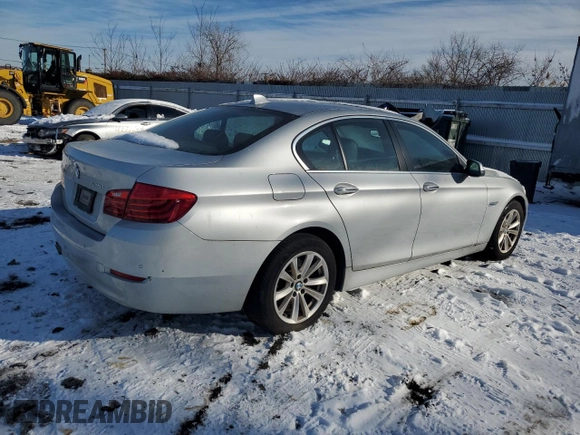 2015 BMW 5 Series 528i xDrive with VIN WBA5A7C51FD622060, listed as a Copart auction lot 42130055 with 86,552 mi miles and Clean title. Bid and sale history available at DreamBid. Image 3.