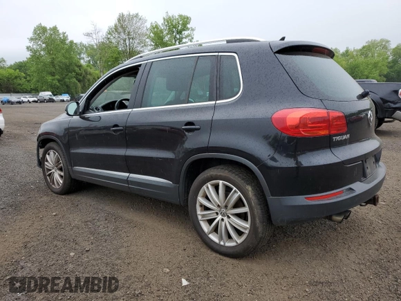 2013 Volkswagen Tiguan SE z VIN WVGBV7AX6DW550316, wystawiony jako Copart lot #56964595 z przebiegiem 157 526 mil mil oraz Szkoda całkowita • Salvage title. Historia ofert i sprzedaży dostępna na DreamBid. Obrazek 2.