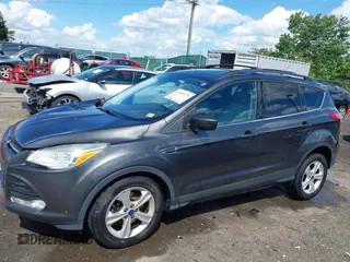 2016 Ford Escape SE z VIN 1FMCU9GX8GUA79697, wystawiony jako IAAI lot #42199779 z przebiegiem 131 826 mil mil oraz . Historia ofert i sprzedaży dostępna na DreamBid. Obrazek 15.