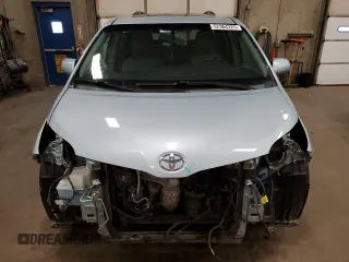 2015 Toyota Sienna XLE with VIN 5TDYK3DC1FS529806, listed as a Copart auction lot 52364225 with 180,172 mi miles and Non Repairable. Bid and sale history available at DreamBid. Image 5.