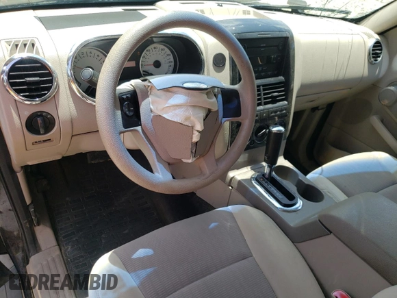 2007 Ford Explorer Sport Trac XLT z VIN 1FMEU51K87UB31652, wystawiony jako Copart lot #61909385 z przebiegiem 162 966 mil mil oraz Nie do naprawy • Non repairable. Historia ofert i sprzedaży dostępna na DreamBid. Obrazek 8.