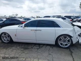 2013 Rolls-Royce Ghost with VIN SCA664S56DUX51795, listed as a IAAI auction lot 41921013 with 70,988 mi miles. Bid and sale history available at carsss.com. Image 15.