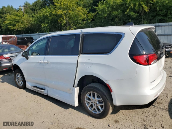 2022 Chrysler Voyager LX with VIN 2C4RC1CG0NR163421, listed as a Copart auction lot 68677214 with NaN miles and Salvage Title. Bid and sale history available at carsss.com. Image 2.