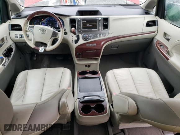 2011 Toyota Sienna XLE z VIN 5TDDK3DC6BS014552, wystawiony jako Copart lot #58292205 z przebiegiem 95 898 mil mil oraz Czysty tytuł • Clean title. Historia ofert i sprzedaży dostępna na DreamBid. Obrazek 8.