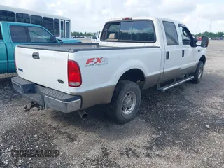 2004 Ford F-250 XL z VIN 1FTNW21P64ED90493, wystawiony jako IAAI lot #42406728 z przebiegiem 287 988 mil mil oraz . Historia ofert i sprzedaży dostępna na DreamBid. Obrazek 4.