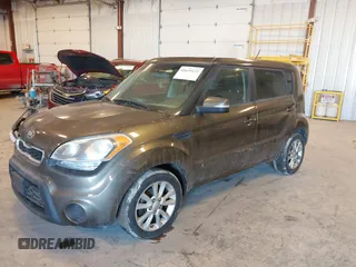 2012 Kia Soul + with VIN KNDJT2A64C7452975, listed as a IAAI auction lot 41635133 with 164,937 mi miles. Bid and sale history available at carsss.com. Image 17.