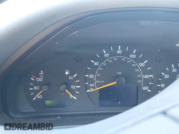 2003 Mercedes-Benz CLK 320 z VIN WDBLK65GX3T143863, wystawiony jako IAAI lot #41704225 z przebiegiem Nie podano mil oraz . Historia ofert i sprzedaży dostępna na DreamBid. Obrazek 16.