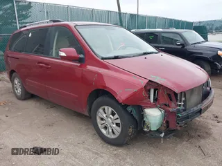 2012 Kia Sedona LX with VIN KNDMG4C75C6422392, listed as a IAAI auction lot 41235462 with 211,653 mi miles. Bid and sale history available at carsss.com. Image 1.