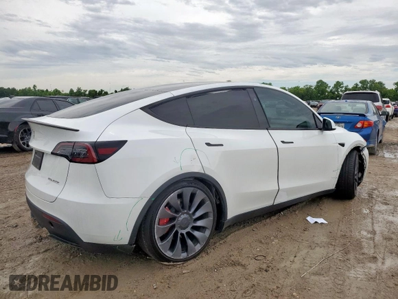 2024 Tesla Model Y Performance z VIN 7SAYGDEF0RA266605, wystawiony jako Copart lot #57820905 z przebiegiem Nie podano mil oraz Szkoda całkowita • Salvage title. Historia ofert i sprzedaży dostępna na DreamBid. Obrazek 3.