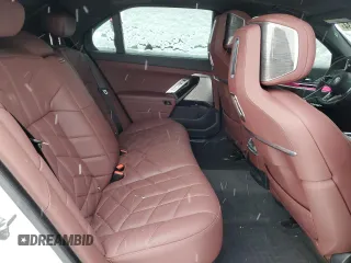 2024 BMW 7 Series 760i xDrive z VIN WBA33EJ02RCR48098, wystawiony jako Copart lot #87464234 z przebiegiem 8 320 mil mil oraz Szkoda całkowita • Salvage title. Historia ofert i sprzedaży dostępna na DreamBid. Obrazek 10.