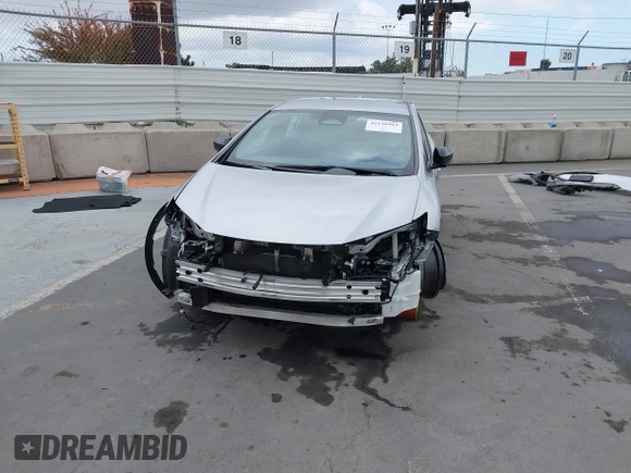2024 Toyota Prius LE z VIN JTDACAAU2R3019020, wystawiony jako IAAI lot #42128983 z przebiegiem 42 049 mil mil oraz . Historia ofert i sprzedaży dostępna na DreamBid. Obrazek 6.
