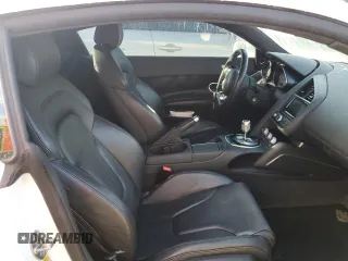 2014 Audi R8 V8 z VIN WUADUAFG5EN000704, wystawiony jako Copart lot #73885864 z przebiegiem Nie podano mil oraz Szkoda całkowita • Salvage title. Historia ofert i sprzedaży dostępna na DreamBid. Obrazek 10.