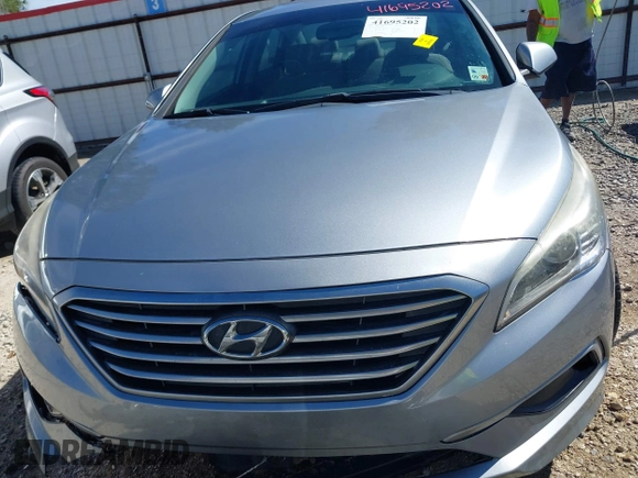 2016 Hyundai Sonata SE with VIN 5NPE24AF8GH413095, listed as a IAAI auction lot 41695202 with 136,175 mi miles and . Bid and sale history available at DreamBid. Image 12.