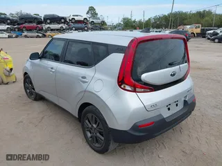 2021 Kia Soul EX with VIN KNDJ33AU5M7790701, listed as a IAAI auction lot 41845976 with 31,350 mi miles. Bid and sale history available at carsss.com. Image 3.