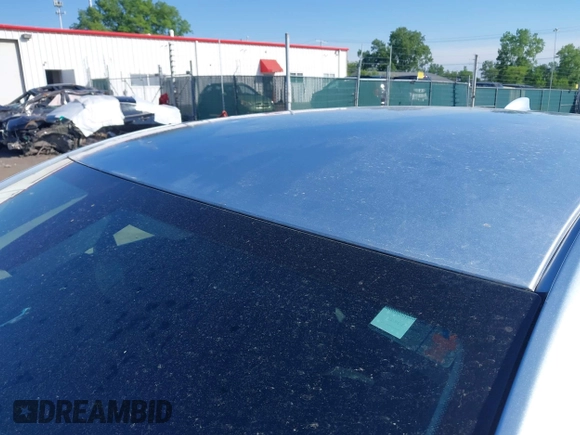 2018 Chevrolet Malibu LT z VIN 1G1ZD5ST4JF225982, wystawiony jako IAAI lot #42290615 z przebiegiem 122 483 mil mil oraz . Historia ofert i sprzedaży dostępna na DreamBid. Obrazek 6.