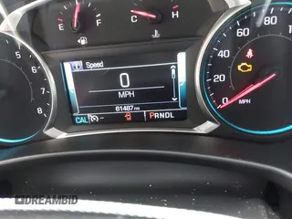 2018 Chevrolet Equinox Premier z VIN 2GNAXMEV3J6329268, wystawiony jako IAAI lot #42240907 z przebiegiem 61 487 mil mil oraz . Historia ofert i sprzedaży dostępna na DreamBid. Obrazek 7.