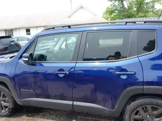 2018 Jeep Renegade Latitude z VIN ZACCJABB8JPH95034, wystawiony jako IAAI lot #42391815 z przebiegiem 47 562 mil mil oraz . Historia ofert i sprzedaży dostępna na DreamBid. Obrazek 14.