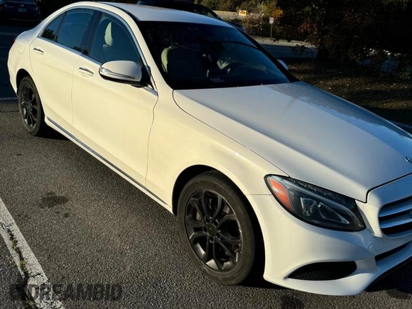 2015 Mercedes-Benz C 300 Luxury с VIN 55SWF4KB0FU063185, выставлен на аукционе Copart как лот 77677874 с пробегом 125 755 миль миль и Чистый • Clean title. История ставок и продаж доступна на DreamBid. Изображение 1.