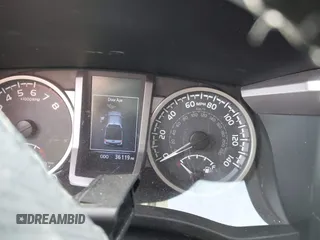 2019 Toyota Tacoma SR z VIN 3TMCZ5AN6KM284101, wystawiony jako IAAI lot #41099466 z przebiegiem 36 119 mil mil oraz . Historia ofert i sprzedaży dostępna na DreamBid. Obrazek 15.