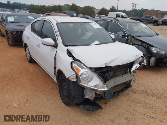 2019 Nissan Versa SV z VIN 3N1CN7AP9KL842119, wystawiony jako IAAI lot #42117192 z przebiegiem 102 475 mil mil oraz . Historia ofert i sprzedaży dostępna na DreamBid. Obrazek 1.