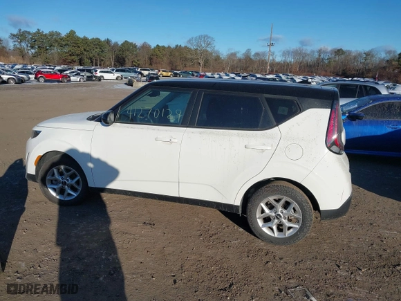 2024 Kia Soul LX with VIN KNDJ23AU4R7229481, listed as a IAAI auction lot 41270129 with 6,141 mi miles. Bid and sale history available at carsss.com. Image 14.