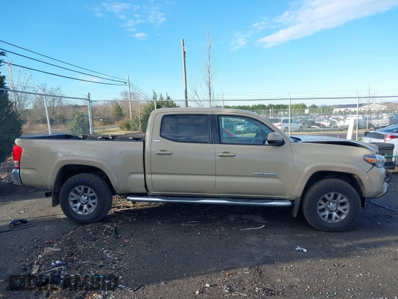 2017 Toyota Tacoma SR5 with VIN 3TMDZ5BN2HM035841, listed as a IAAI auction lot 41201932 with 177,954 mi miles. Bid and sale history available at carsss.com. Image 13.
