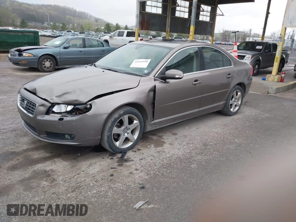 2008 Volvo S80 3.0L Turbo with VIN YV1AH992681073945, listed as a IAAI auction lot 42019998 with 243,340 mi miles. Bid and sale history available at carsss.com. Image 2.