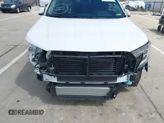 2024 GMC Terrain SLT z VIN 3GKALPEG5RL384887, wystawiony jako IAAI lot #42192857 z przebiegiem 4 267 mil mil oraz . Historia ofert i sprzedaży dostępna na DreamBid. Obrazek 6.