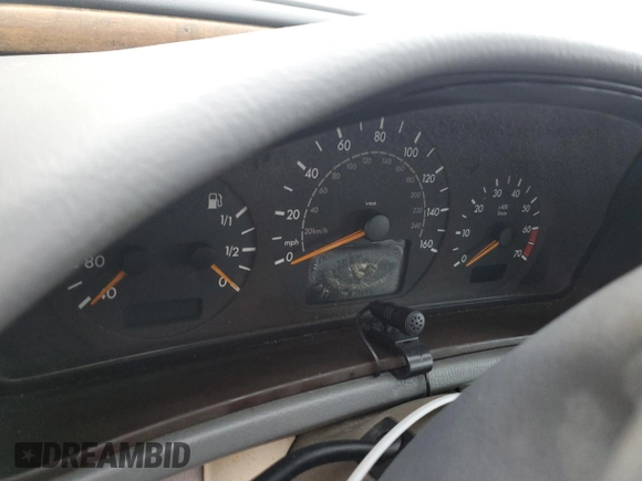 2001 Mercedes-Benz CLK 320/430 z VIN WDBLK70G81T062614, wystawiony jako Copart lot #74614314 z przebiegiem Nie podano mil oraz Szkody całkowita. Historia ofert i sprzedaży dostępna na DreamBid. Obrazek 9.