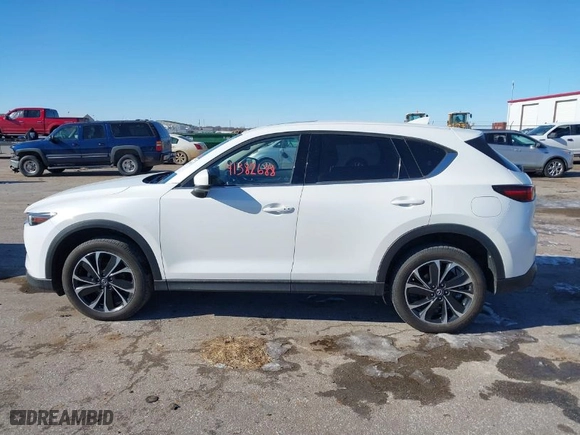 2022 Mazda CX-5 2.5 S Premium Package with VIN JM3KFBDM2N0637373, listed as a IAAI auction lot 41382688 with NaN miles. Bid and sale history available at carsss.com. Image 14.