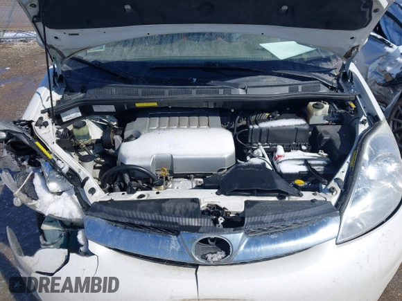 2008 Toyota Sienna XLE with VIN 5TDZK22C18S174818, listed as a IAAI auction lot 41906039 with 249,182 mi miles. Bid and sale history available at carsss.com. Image 10.