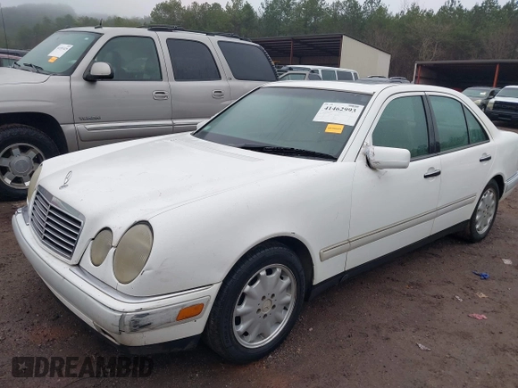 1997 Mercedes-Benz E-Class with VIN WDBJF55F4VA424262, listed as a IAAI auction lot 41462993 with 1 mi miles. Bid and sale history available at carsss.com. Image 2.