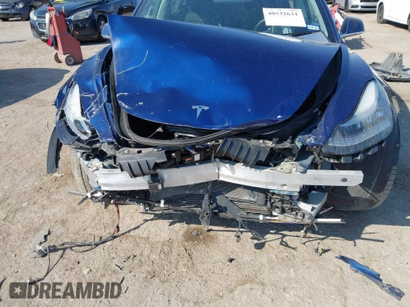 2018 Tesla Model 3 Long Range Battery with VIN 5YJ3E1EA6JF027065, listed as a IAAI auction lot 40532631 with 55,316 mi miles. Bid and sale history available at carsss.com. Image 6.
