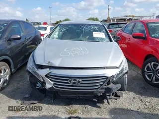 2016 Hyundai Sonata SE z VIN 5NPE24AF5GH404774, wystawiony jako IAAI lot #41354298 z przebiegiem 38 380 mil mil oraz . Historia ofert i sprzedaży dostępna na DreamBid. Obrazek 13.