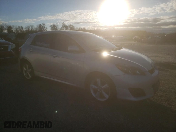 2009 Toyota Matrix S with VIN 2T1KE40E69C003582, listed as a Copart auction lot 49399455 with 151,875 mi miles and Salvage title. Bid and sale history available at DreamBid. Image 4.