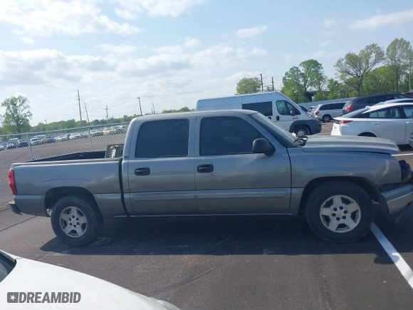 2006 Chevrolet Silverado 1500 LT2 with VIN 2GCEC13Z661346287, listed as a IAAI auction lot 42013454 with 318,918 mi miles. Bid and sale history available at carsss.com. Image 13.