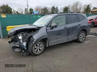 2024 Subaru Forester Premium z VIN JF2SKADC8RH431442, wystawiony jako Copart lot #51538045 z przebiegiem 5 072 mil mil oraz Szkoda całkowita • Salvage title. Historia ofert i sprzedaży dostępna na DreamBid. Obrazek 1.