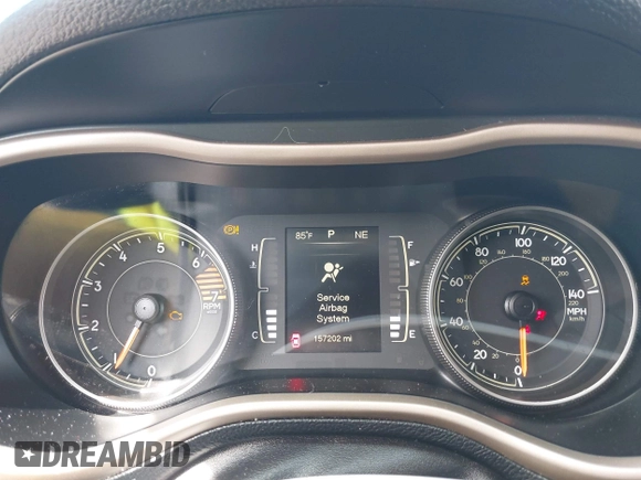 2016 Jeep Cherokee Sport z VIN 1C4PJLAB8GW264586, wystawiony jako IAAI lot #42240413 z przebiegiem 157 202 mil mil oraz . Historia ofert i sprzedaży dostępna na DreamBid. Obrazek 7.