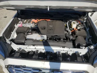 2024 Toyota Sequoia SR5 with VIN 7SVAAABA3RX044551, listed as a Copart auction lot 82015184 with 13,878 mi miles and Salvage Title. Bid and sale history available at carsss.com. Image 12.