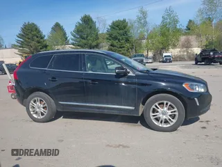 2016 Volvo XC60 T5 Premier with VIN YV4612RK8G2800032, listed as a IAAI auction lot 42173789 with 107,561 mi miles. Bid and sale history available at carsss.com. Image 13.