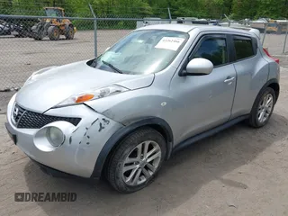 2013 Nissan Juke SL z VIN JN8AF5MV3DT213989, wystawiony jako IAAI lot #42262466 z przebiegiem 94 823 mil mil oraz . Historia ofert i sprzedaży dostępna na DreamBid. Obrazek 2.