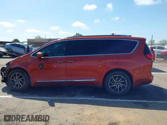 2018 Chrysler Pacifica Touring L Plus z VIN 2C4RC1EG7JR158725, wystawiony jako IAAI lot #41949702 z przebiegiem 113 111 mil mil oraz . Historia ofert i sprzedaży dostępna na DreamBid. Obrazek 14.