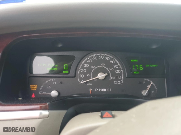 2005 Lincoln Town Car Signature with VIN 1LNHM81W75Y627582, listed as a Copart auction lot 46041585 with 177,515 mi miles and Salvage Title. Bid and sale history available at carsss.com. Image 9.