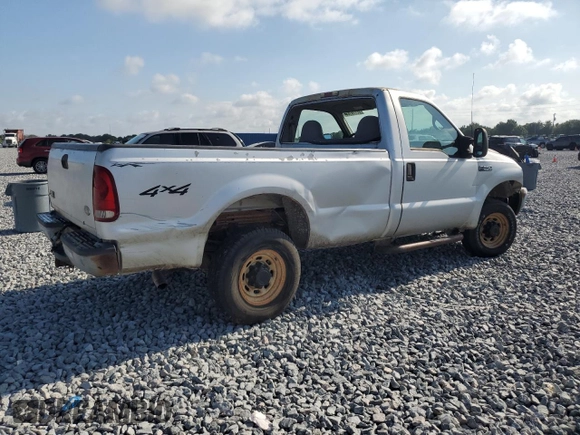 2001 Ford F-250 XL with VIN 1FTNF21L11EC49565, listed as a Copart auction lot 57776185 with 110,842 mi miles and Salvage title. Bid and sale history available at DreamBid. Image 3.