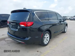 2018 Chrysler Pacifica Touring Plus z VIN 2C4RC1FG2JR129163, wystawiony jako IAAI lot #42105964 z przebiegiem 72 627 mil mil oraz . Historia ofert i sprzedaży dostępna na DreamBid. Obrazek 4.